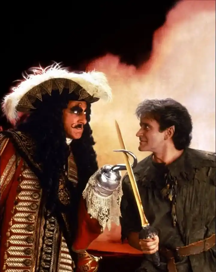 Petter Pan y Garfio de la película: "Hook el regreso de Petter Pan"